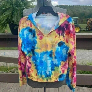 Paper + tee women size L women’s psychedelic, hooded, light top.